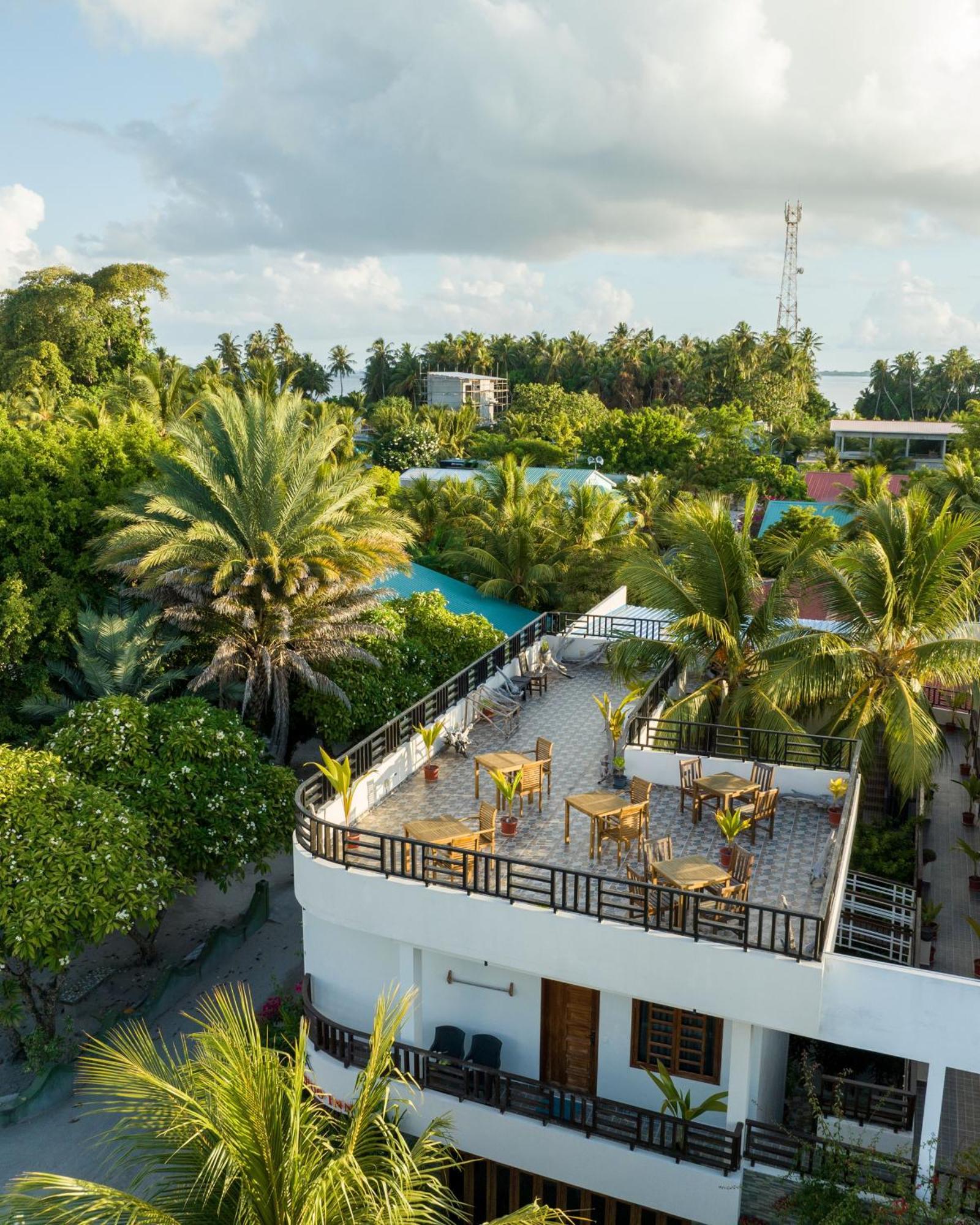 Kamadhoo Inn Exterior photo