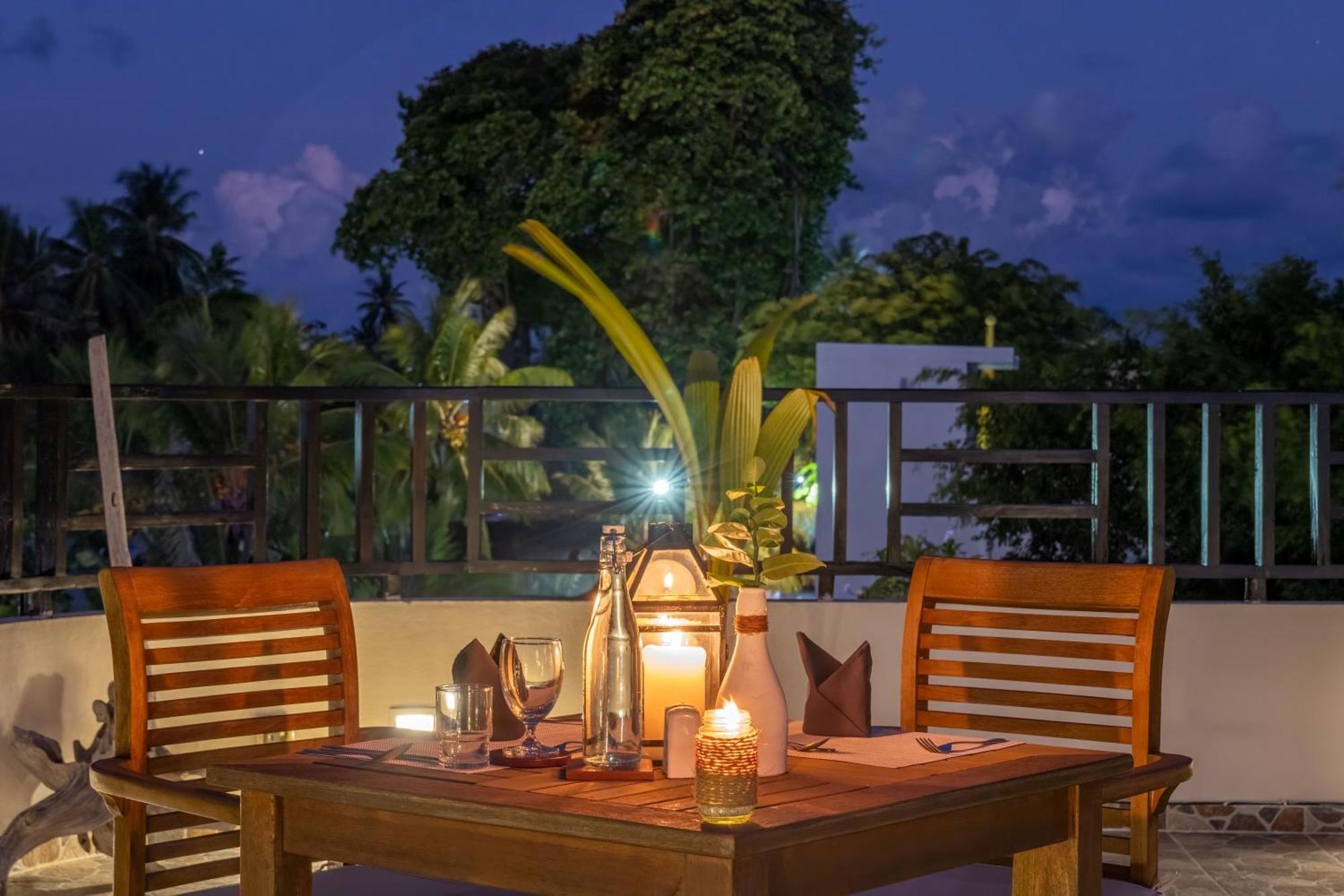 Kamadhoo Inn Exterior photo